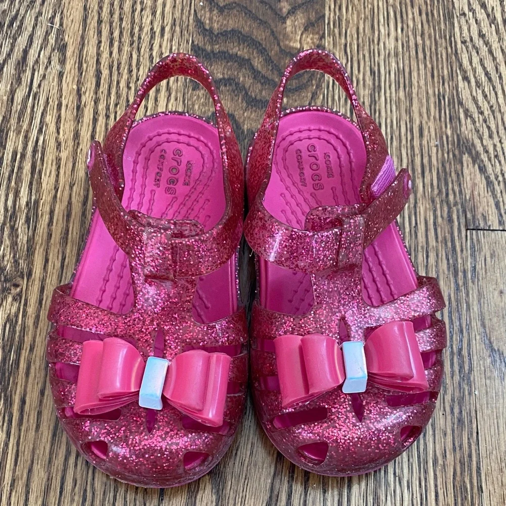 Pink glitter Crocs Isabella bow sandals, size 6. Excellent condition ships quick - Picture 3 of 12